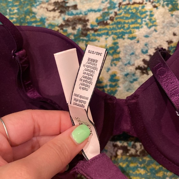 Never worn VS bra - Picture 4 of 4